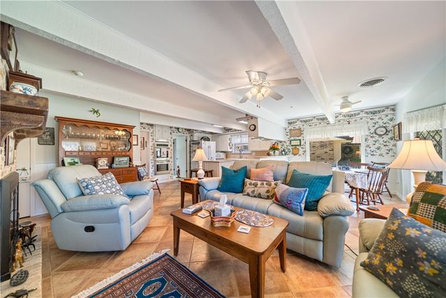 1211 Cypher St, Kingsville, TX 78363