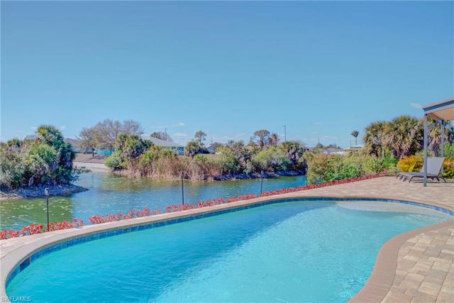 1316 NE 20th ST, Cape Coral, FL 33909