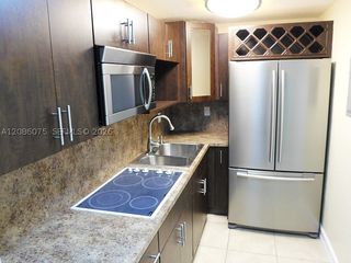 6960 Miami Gardens Dr 2-530A, Hialeah, FL 33015