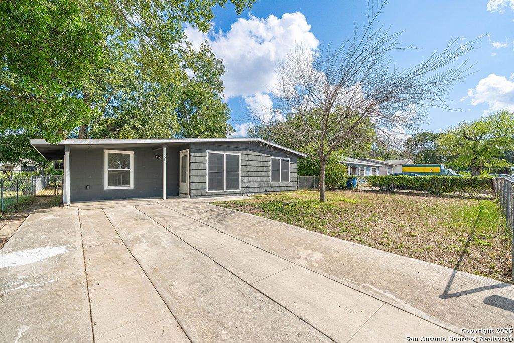 451 Anton, San Antonio, TX 78223