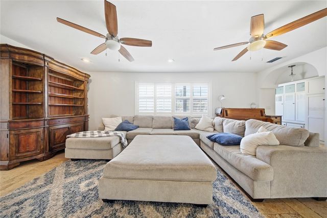 3921 W BAY TO BAY BOULEVARD, Tampa, FL 33629