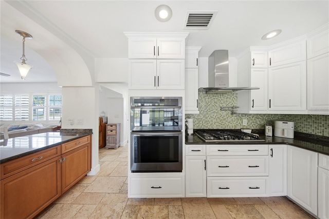 3921 W BAY TO BAY BOULEVARD, Tampa, FL 33629