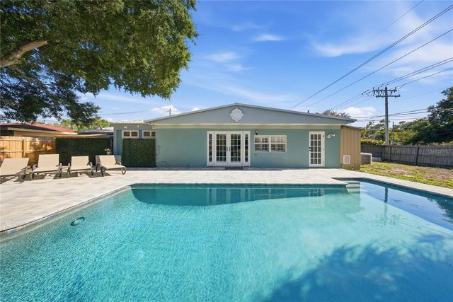 3921 W BAY TO BAY BOULEVARD, Tampa, FL 33629