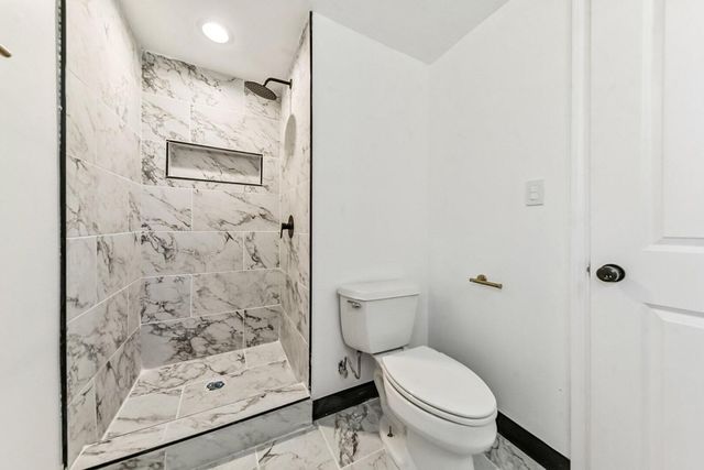 7801 S Eberhart Avenue, Chicago, IL 60619