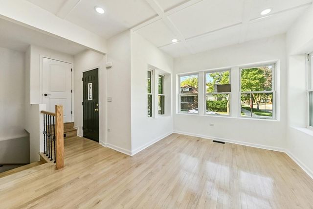 7801 S Eberhart Avenue, Chicago, IL 60619