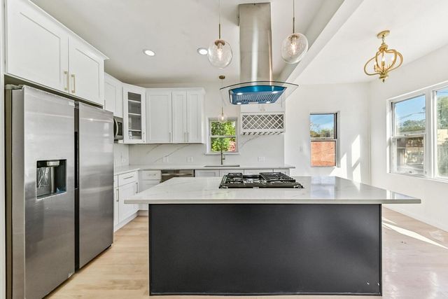 7801 S Eberhart Avenue, Chicago, IL 60619