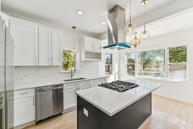 7801 S Eberhart Avenue, Chicago, IL 60619