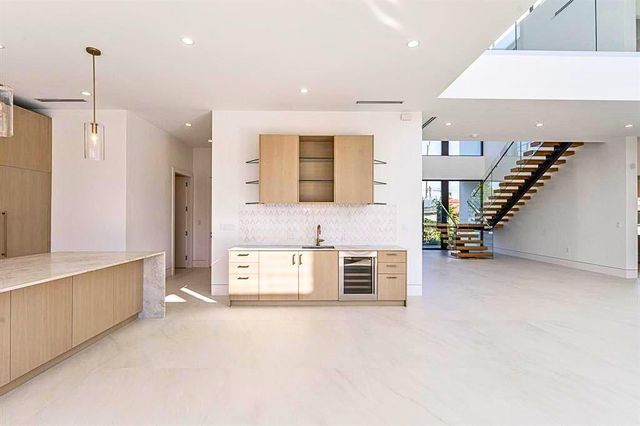 2612 NE 4th St, Pompano Beach, FL 33062