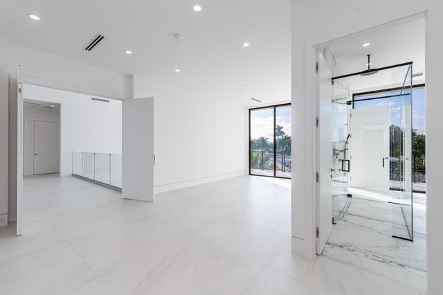 2612 NE 4th St, Pompano Beach, FL 33062