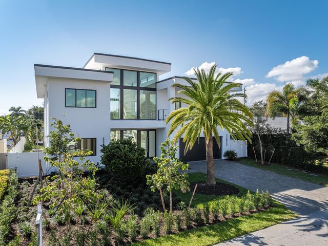 2612 NE 4th St, Pompano Beach, FL 33062