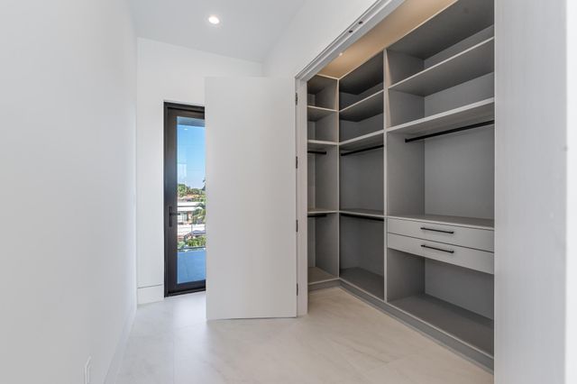 2612 NE 4th St, Pompano Beach, FL 33062