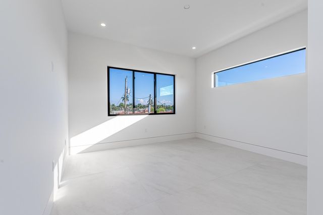 2612 NE 4th St, Pompano Beach, FL 33062