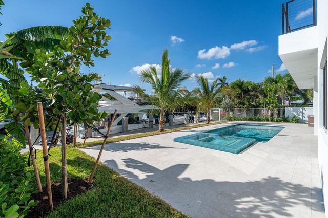 2612 NE 4th St, Pompano Beach, FL 33062