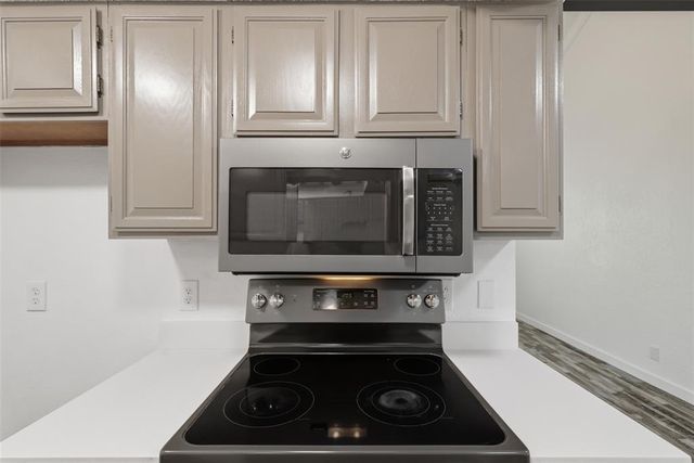 11140 Stratford Drive 605, Oklahoma City, OK 73120