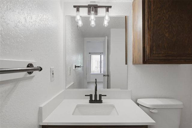 11140 Stratford Drive 605, Oklahoma City, OK 73120