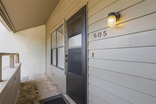 11140 Stratford Drive 605, Oklahoma City, OK 73120
