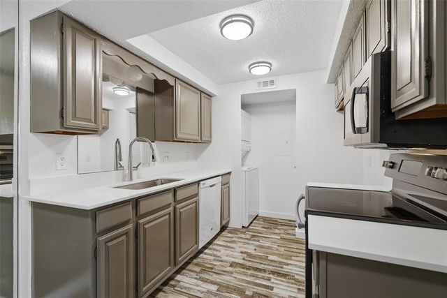 11140 Stratford Drive 605, Oklahoma City, OK 73120