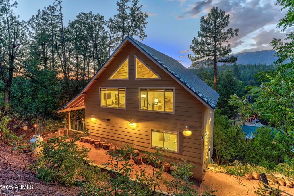 266 W Uphill Drive, Christopher Creek, AZ 85541