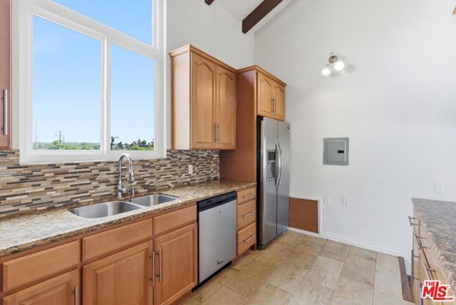 12438 Short Avenue 2, Los Angeles, CA 90066