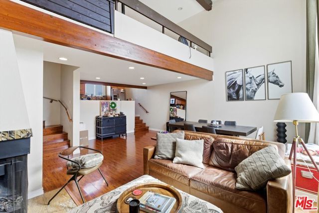 12438 Short Avenue 2, Los Angeles, CA 90066