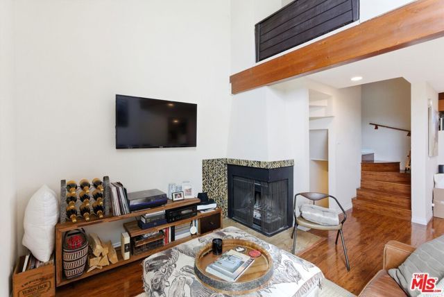 12438 Short Avenue 2, Los Angeles, CA 90066