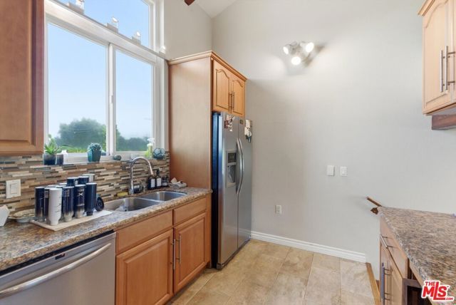 12438 Short Avenue 2, Los Angeles, CA 90066