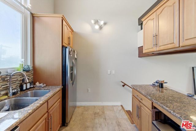 12438 Short Avenue 2, Los Angeles, CA 90066