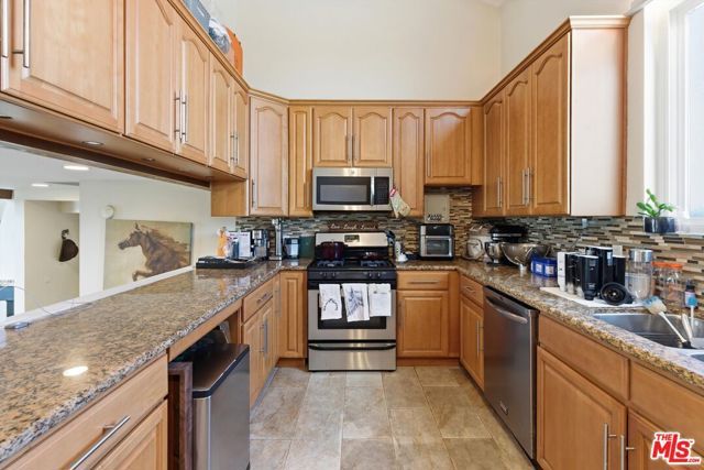 12438 Short Avenue 2, Los Angeles, CA 90066