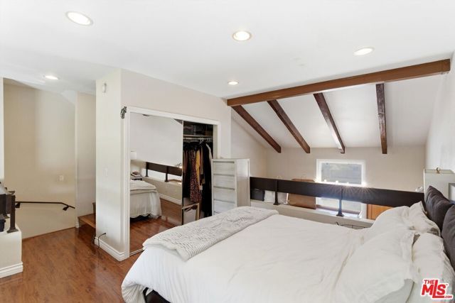 12438 Short Avenue 2, Los Angeles, CA 90066