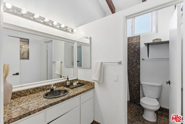 12438 Short Avenue 2, Los Angeles, CA 90066