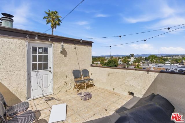 12438 Short Avenue 2, Los Angeles, CA 90066