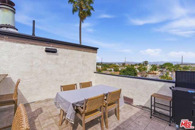 12438 Short Avenue 2, Los Angeles, CA 90066