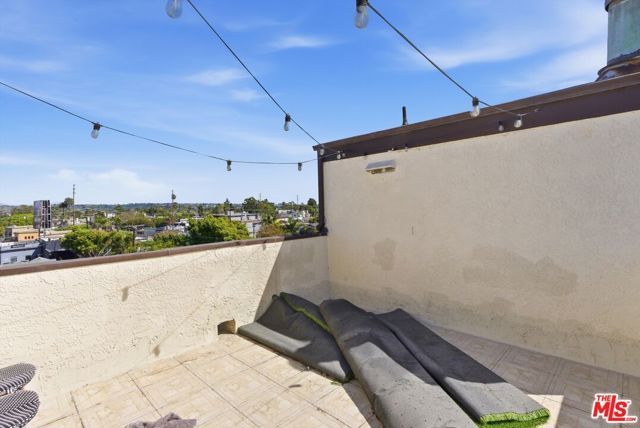 12438 Short Avenue 2, Los Angeles, CA 90066