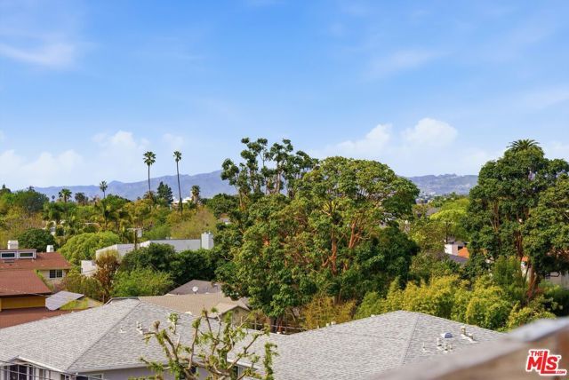 12438 Short Avenue 2, Los Angeles, CA 90066