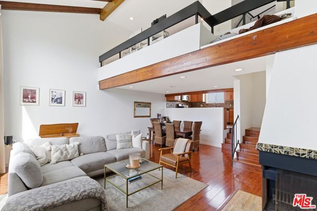 12438 Short Avenue 2, Los Angeles, CA 90066