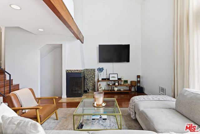 12438 Short Avenue 2, Los Angeles, CA 90066