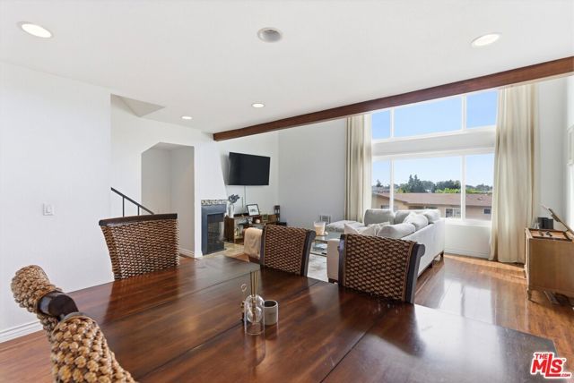 12438 Short Avenue 2, Los Angeles, CA 90066