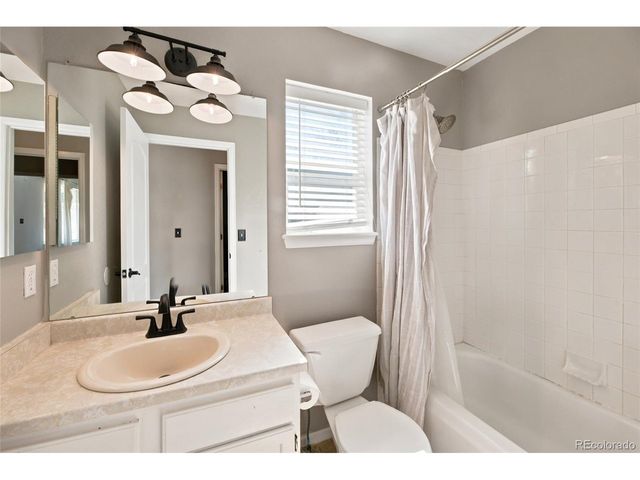 19927 E Belleview Pl, Aurora, CO 80015
