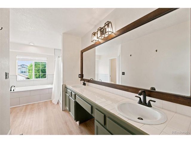 19927 E Belleview Pl, Aurora, CO 80015