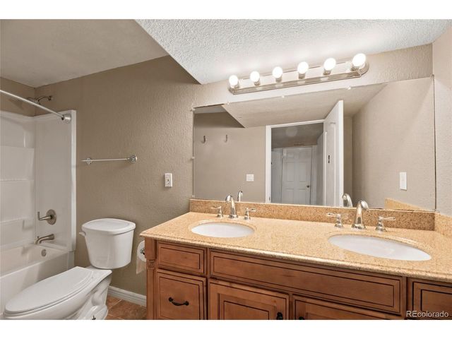 19927 E Belleview Pl, Aurora, CO 80015