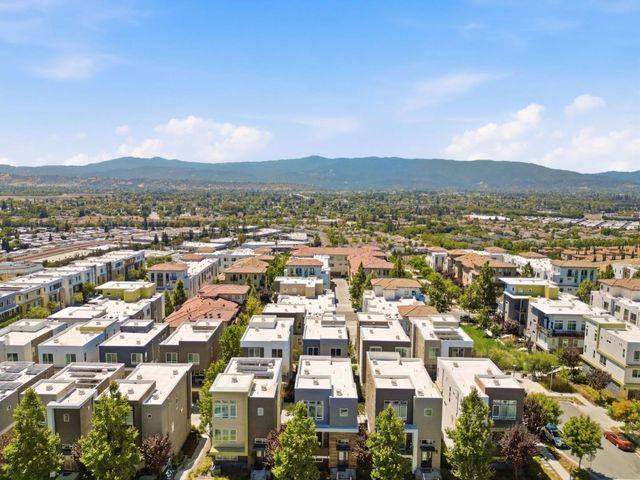 132 Llano De Los Robles Avenue, San Jose, CA 95136