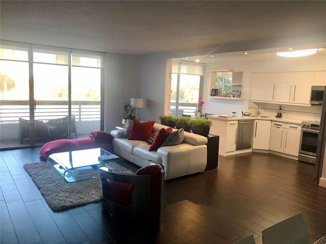 19101 NE 36th Ct 411, Aventura, FL 33180