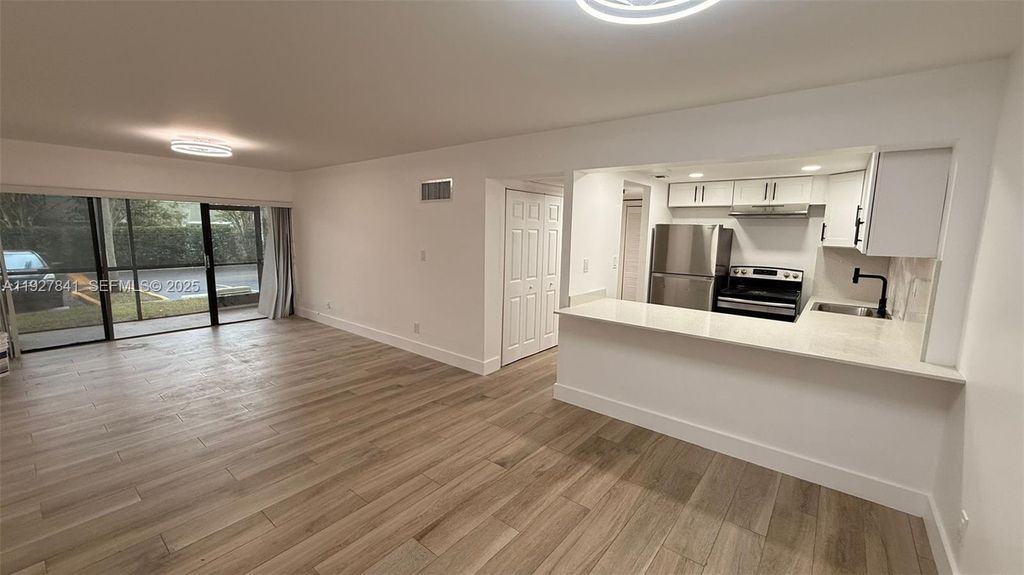 5845 Washington Street 65, Hollywood, FL 33023
