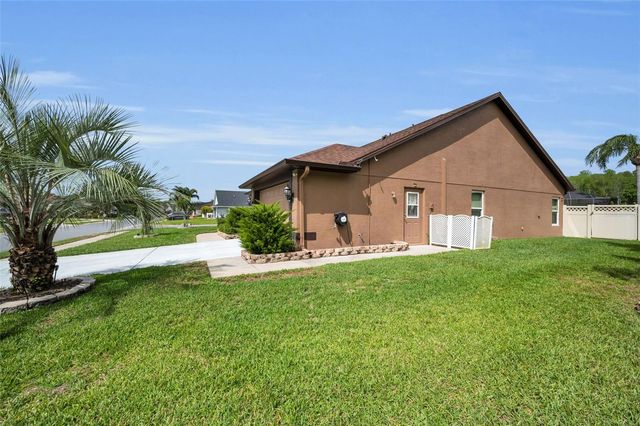 7951 ROUNDELAY DRIVE, New Port Richey, FL 34654