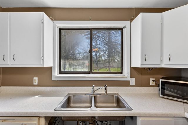 22439 Curie Avenue, Warren, MI 48091