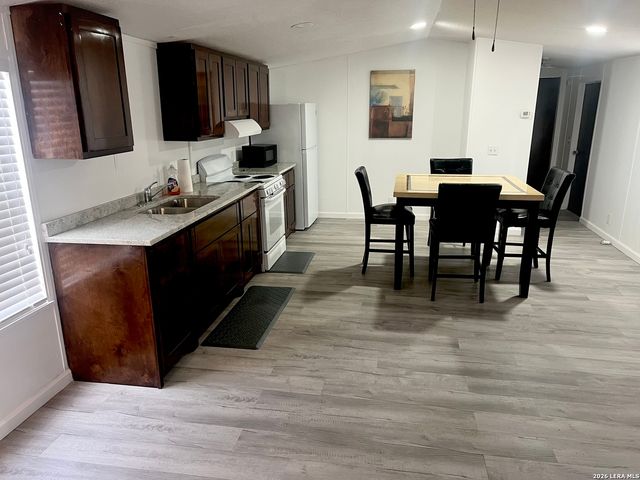 2901 Southern Breeze, Hondo, TX 78861