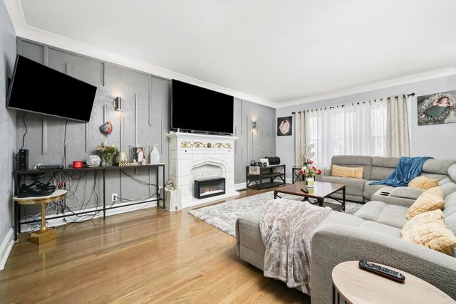 10807 S Wentworth Avenue, Chicago, IL 60628