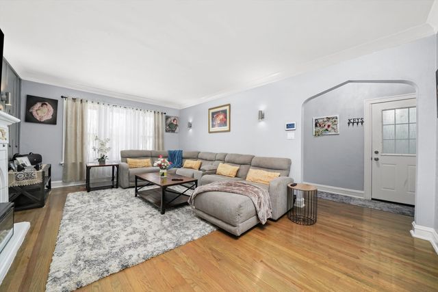 10807 S Wentworth Avenue, Chicago, IL 60628