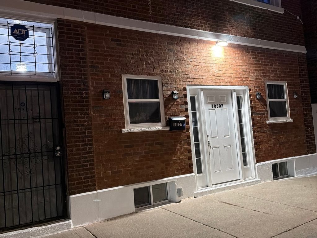 10807 S Wentworth Avenue, Chicago, IL 60628