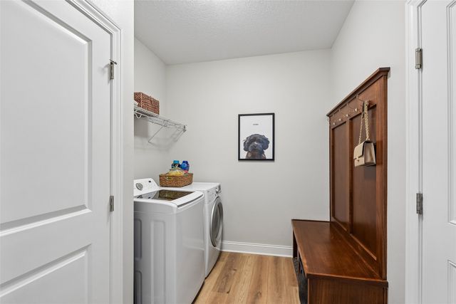 9135 Jamison Drive, West Des Moines, IA 50266